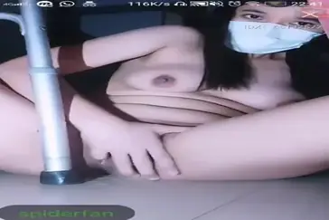 Gadis Cantik Pramugari Eksekusi Goyang Maut