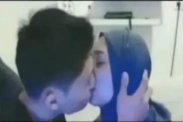 Jilbab Biru Erika Sang Youtuber